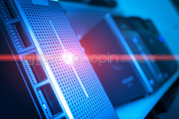 網(wǎng)絡(luò)服務(wù)器與云計(jì)算裝備技術(shù)服務(wù) 數(shù)字化轉(zhuǎn)型的雙翼